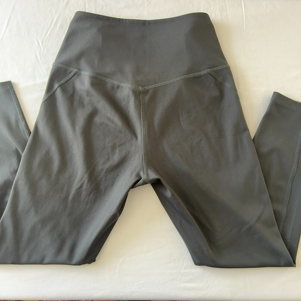 Girlfriend Collective Sz M Gray Moon Leggings Compressive Cropped High Waisted